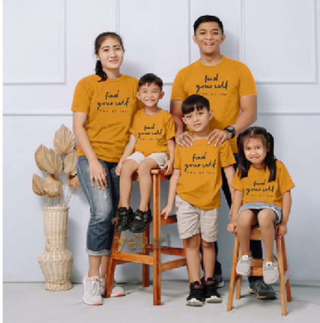 Find Yourself Kaos Sarimbit Keluarga 1